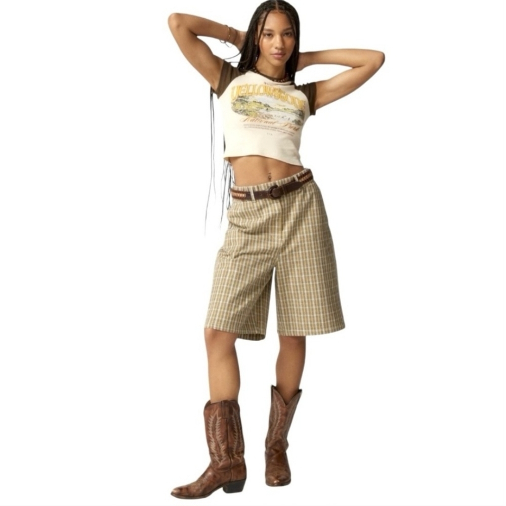 Urban Outfitters Green & Brown Plaid Bermuda Shorts with‎ 2 Side & 1 Back Pocket